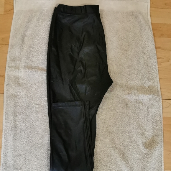 Pants - Picture 3 of 4